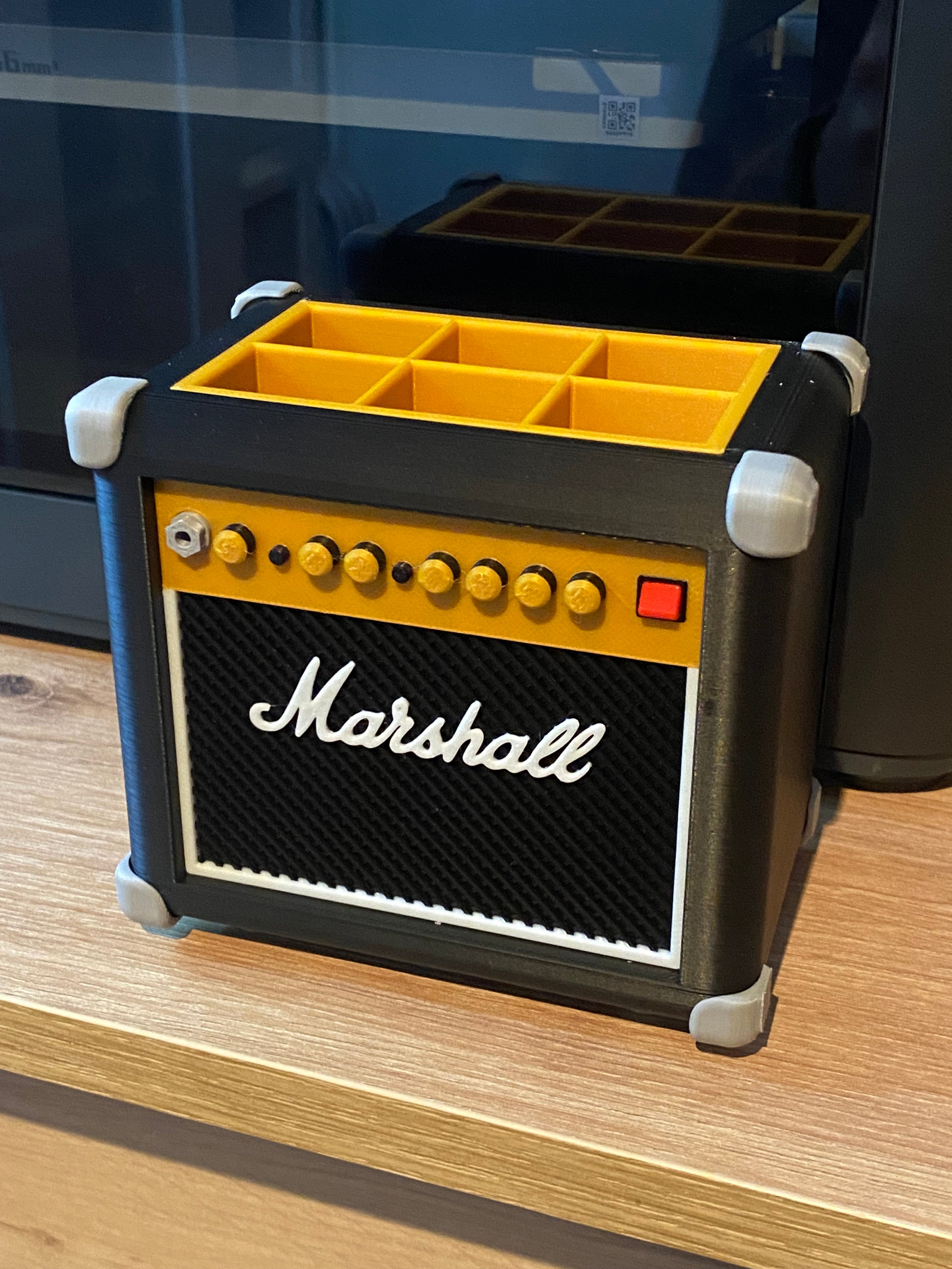 Organizador de escritorio estilo amplificador